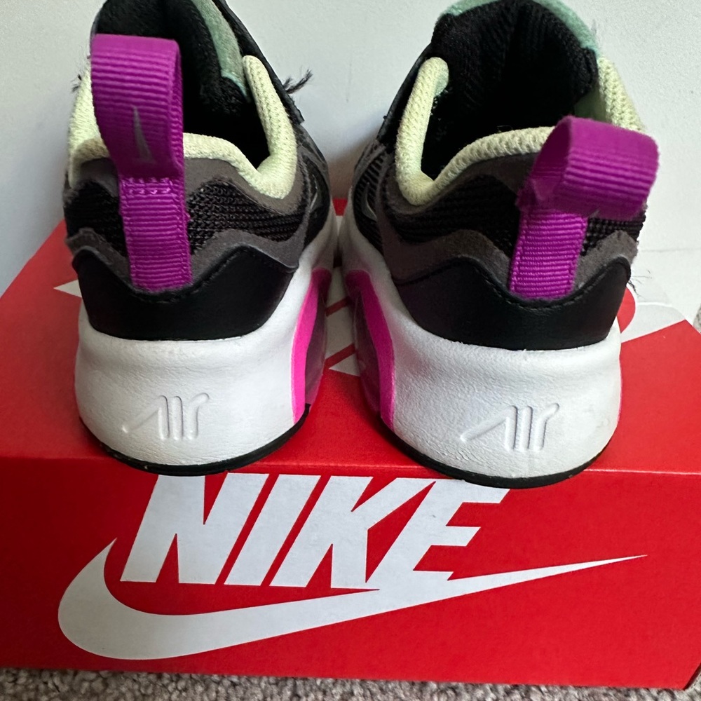 Like new toddler girls, Nike air max 200 (td) size 7 - Picture 4 of 10